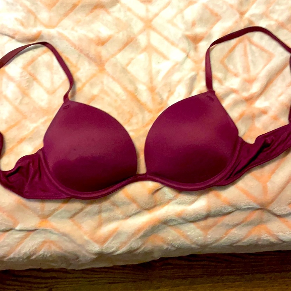 32b Maroon pink by Victoria’s Secret